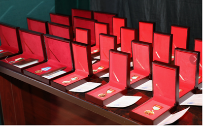 'Халқ рассомидан "Шуҳрат" медалигача...'ning rasmi