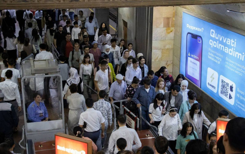 Image of 'The Tashkent metro asked the public to move as quickly as possible.'