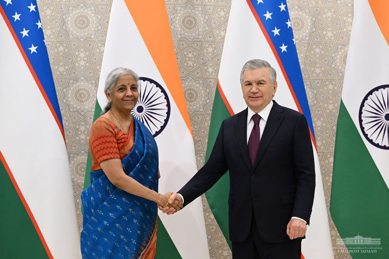 Image of 'The president emphasized the importance of expanding trade and economic cooperation with India, paying attention to the delivery of the sentence and punctuation marks.'