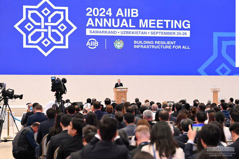 Image of 'The President is delivering a speech at the SCO meeting in Samarkand.'