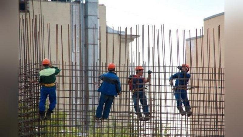 Изрображение 'СМИ: Российские компании испытывают дефицит иностранных рабочих'