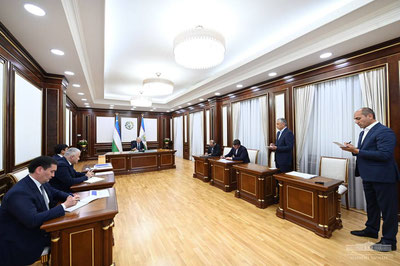 Image of 'Shavkat Mirziyoyev reviewed the master plan of the city of Tashkent, paying attention to the delivery of the sentence and punctuation marks.'