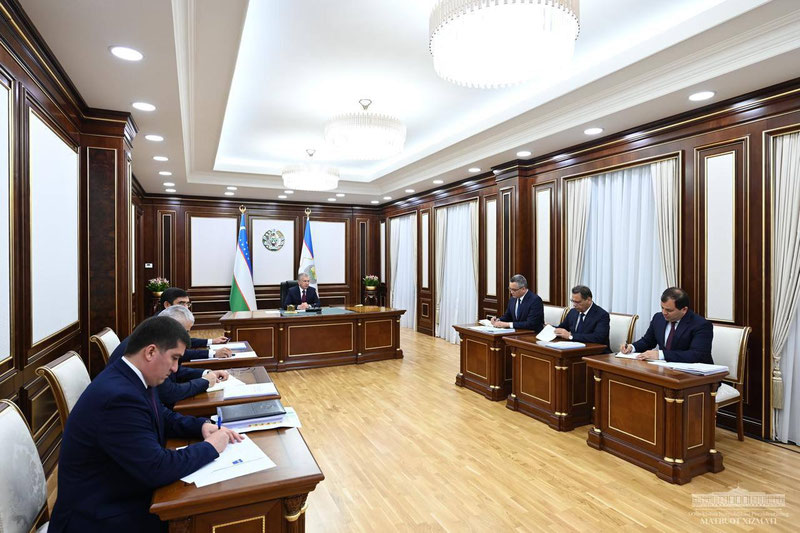 'Shavkat Mirziyoyev texnik jihatdan tartibga solish sohasidagi ishlar va rejalar bilan tanishdi'ning rasmi