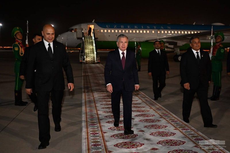 Image of 'Shavkat Mirziyoyev arrived in the city of Ashgabat on an official visit.'