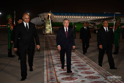 Image of 'Shavkat Mirziyoyev arrived in the city of Ashgabat on an official visit.'