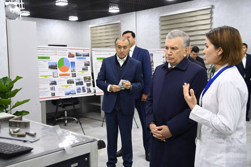 Image of 'The President was at the “Tinchlik” small industrial zone in Yangiyul.'