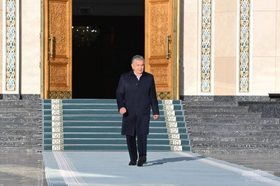 Image of 'Shavkat Mirziyoyev goes to Navoi.'