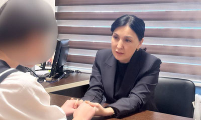 'Болалар омбудсмани Самарқандда жинсий зўравонликка учраган қиз билан учрашди'ning rasmi