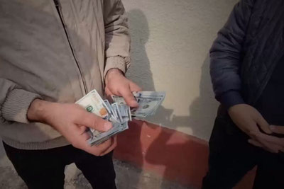 'Фарғонада ИИО ходимларига пора бермоқчи бўлган аёл қўлга олинди'ning rasmi