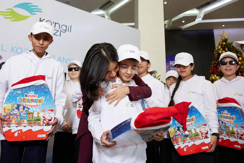 'Saida Mirziyoyeva  ko‘zida nuqsoni bo‘lgan bolalar bilan uchrashdi'ning rasmi