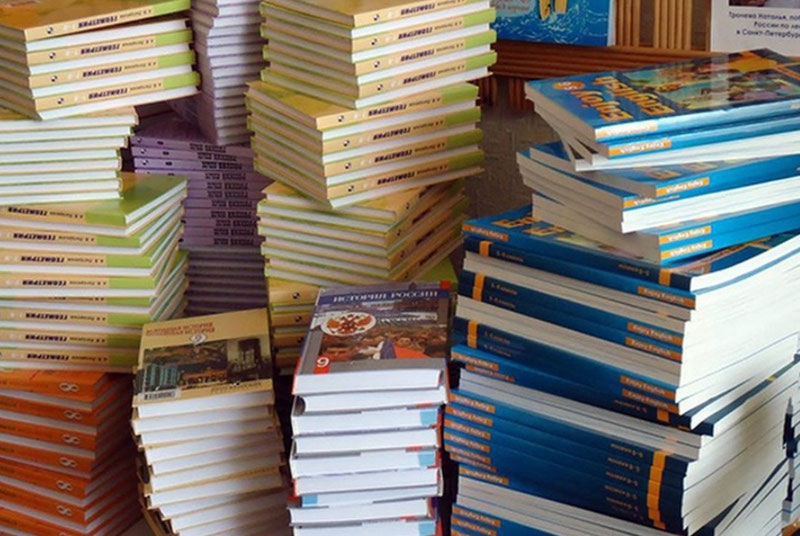 '2025 yilda maktab o‘quvchilariga darsliklar ijarasi uchun 1,3 trln so‘m ajratiladi'ning rasmi