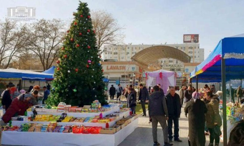 Изрображение 'На столичных рынках открылись новогодние ярмарки'