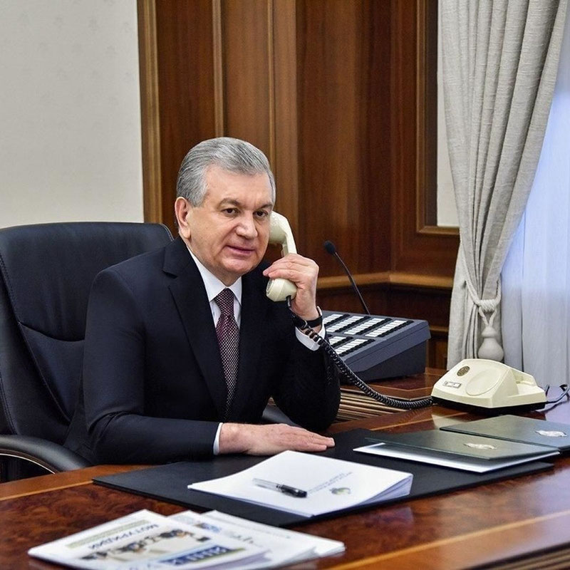 'Shavkat Mirziyoyev Putin bilan telefon orqali muloqot qildi'ning rasmi