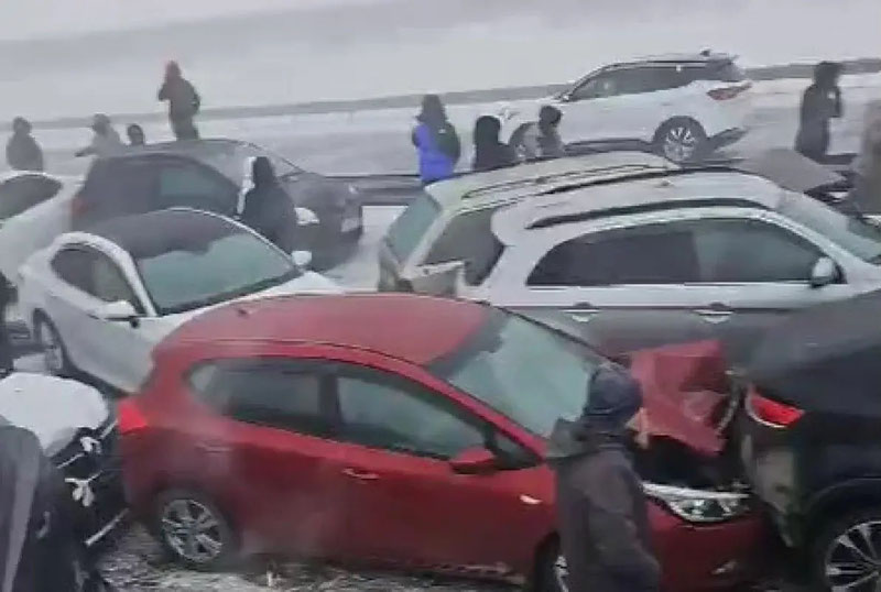 Image of 'In Kazakhstan, nearly 40 vehicles collided (video)'