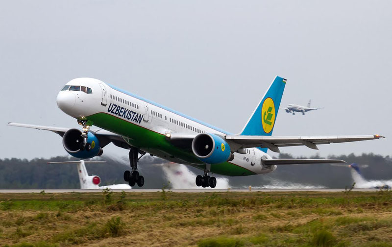 'Uzbekistan Airways samolyotida texnik nosozlik kuzatildi'ning rasmi