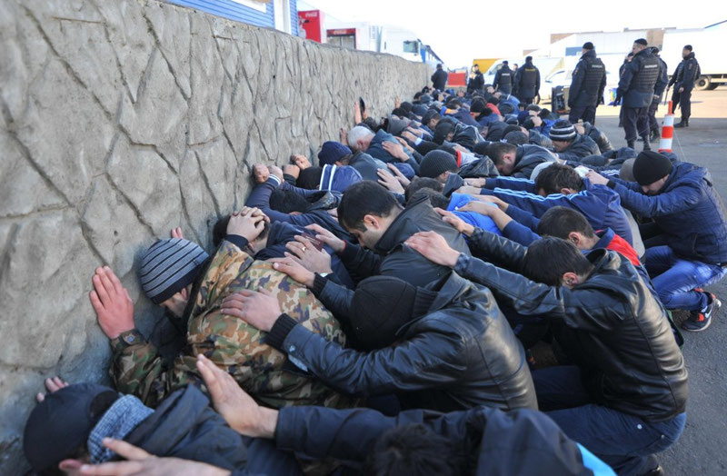 Image of 'In the raid in Moscow, 426 migrants were detained.'