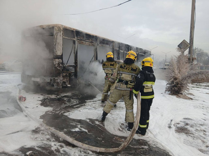 Image of 'A bus completely burned down in Tashkent.'