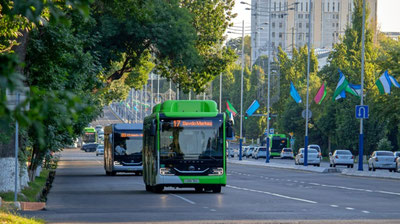 Image of 'Drivers who enter the bus lane will be fined from 375,000 to 1,125,000 UZS.'