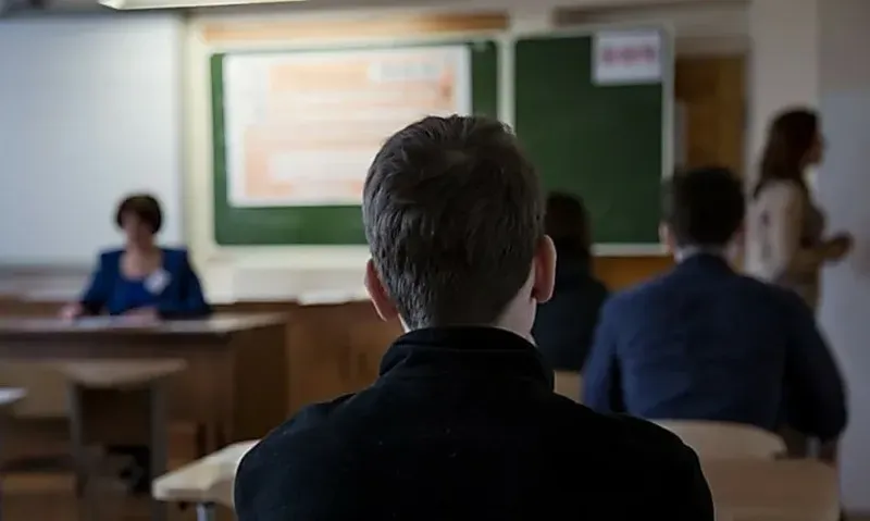 Изрображение 'Детям мигрантов ужесточили условия принятия в российские школы'