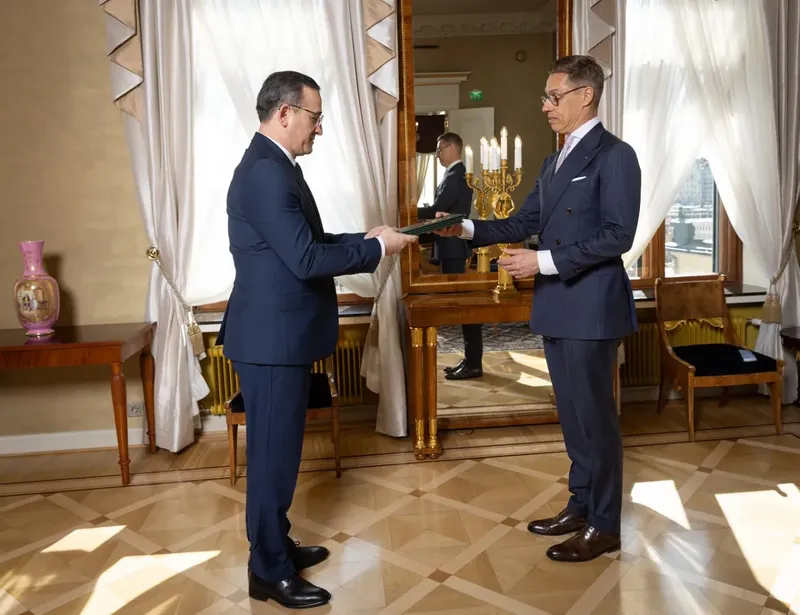 Изрображение 'Посол Узбекистана вручил верительные грамоты главе Финляндии'