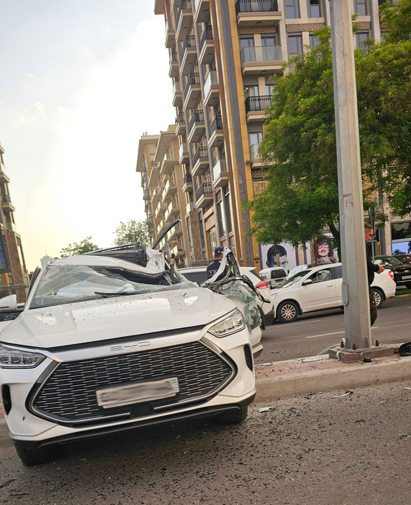 Изрображение 'В Мирабадском районе Ташкента столкнулись Spark и BYD'
