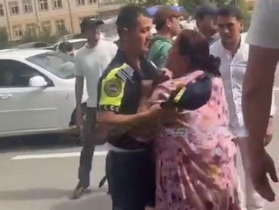 'Surxondaryoda YPH xodimi ayollar tomonidan kaltaklandi'ning rasmi