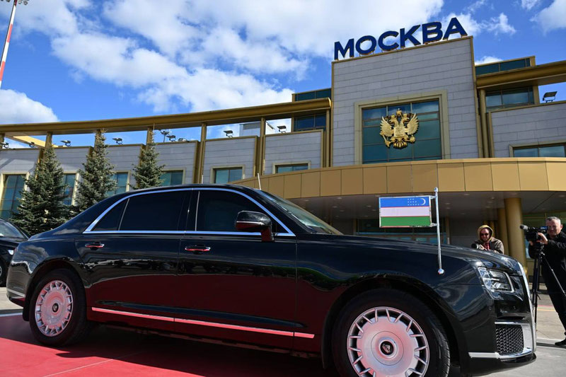 Изрображение 'Президент Узбекистана прибыл в Москву'