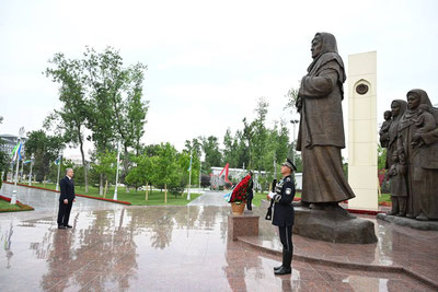 Изрображение 'Президент Узбекистана посетил Парк Победы в Ташкенте (фото)'