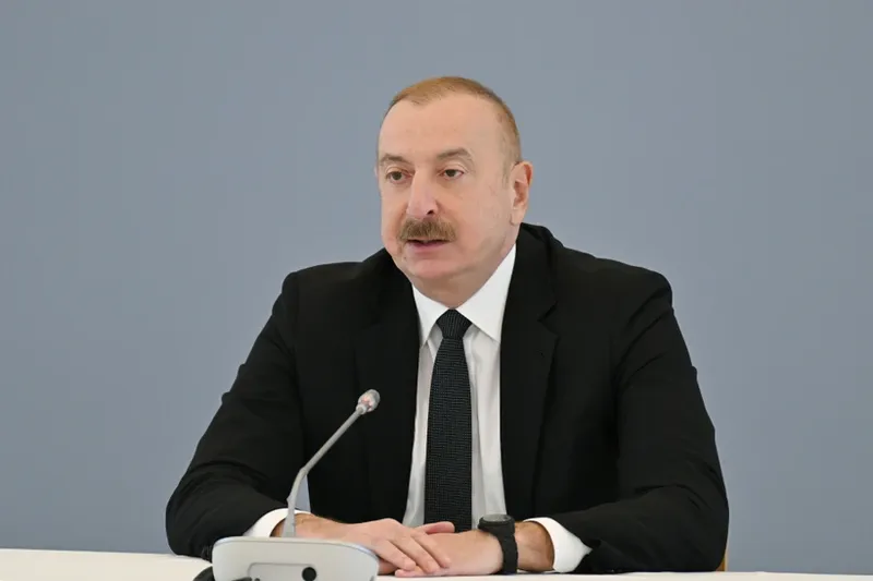 'Илҳом Алиев Путиннинг парадига боришдан бош тортди'ning rasmi