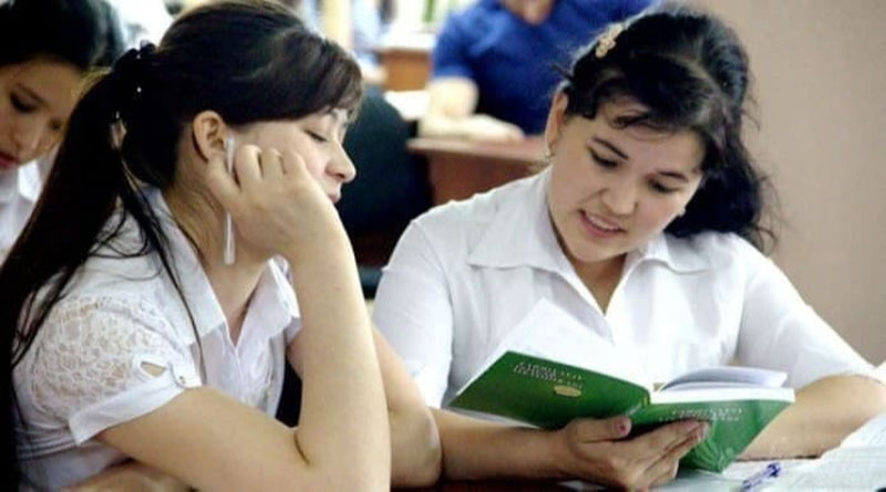 Image of 'Certain families' female students are paid a special scholarship.'