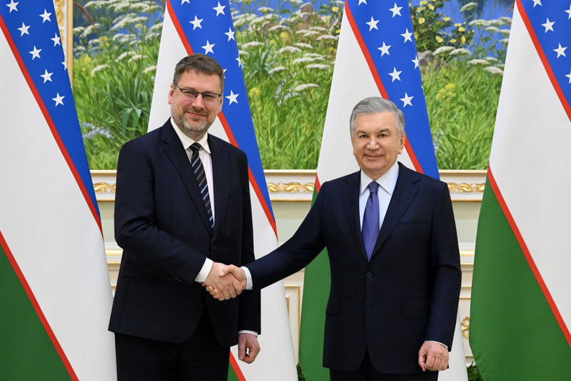 'Prezident Yevropa Ittifoqining Markaziy Osiyo bo‘yicha maxsus vakilini qabul qildi'ning rasmi
