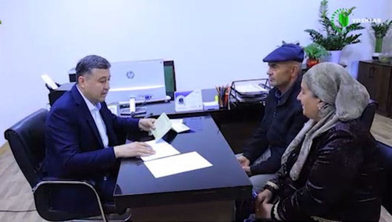 Изрображение 'Жительница Навои при выходе на пенсию обнаружила, что по документам она - мужчина'
