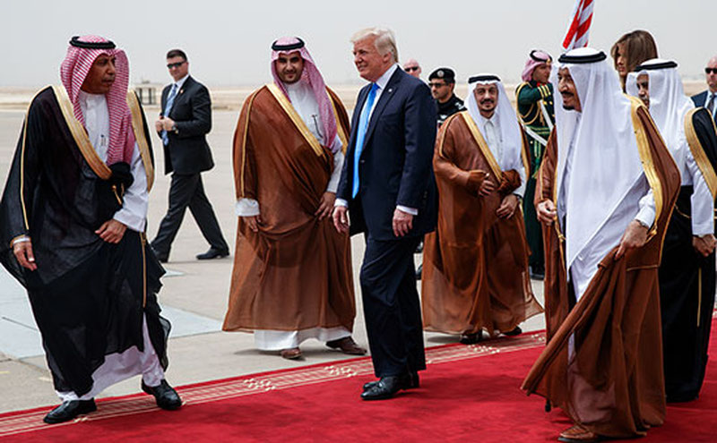 'Tramp Saudiya Arabistoni va Qatar o‘rtasidagi diplomatik kelishuvni e’lon qildi'ning rasmi