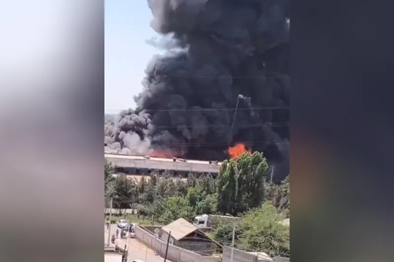 Image of 'A large fire in the Sergeli district of Tashkent has been extinguished.'