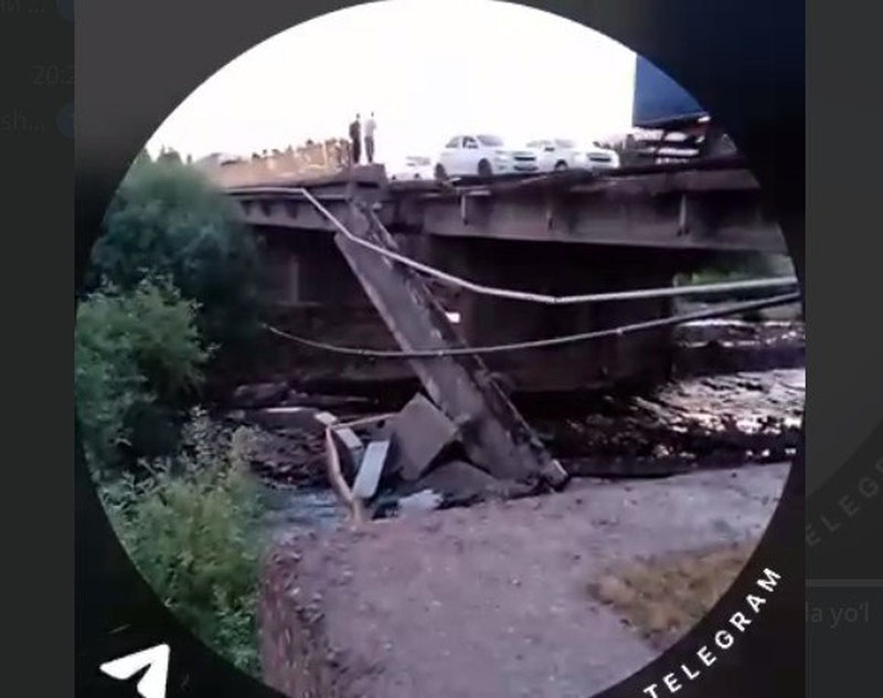 Изрображение 'В Ангрене начал рушиться автомобильный мост'