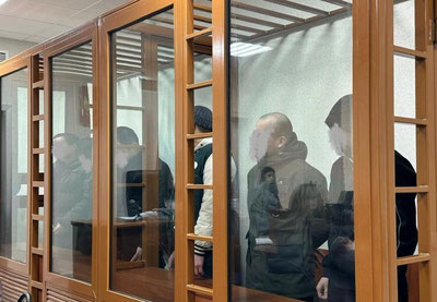 'Россия қамоқхонасидан туннель қазиб қочган ўзбекистонликларга ҳукм ўқилди'ning rasmi
