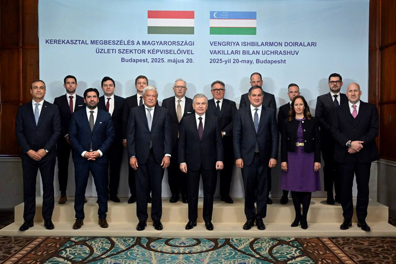 'Shavkat Mirziyoyevning Budapeshtga rasmiy tashrifi Vengriyaning yirik kompaniya va banklari rahbarlari bilan uchrashuvdan boshlandi'ning rasmi