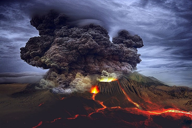 Image of 'The ash of the Dukono volcano in Indonesia rose to a height of 1600 meters.'