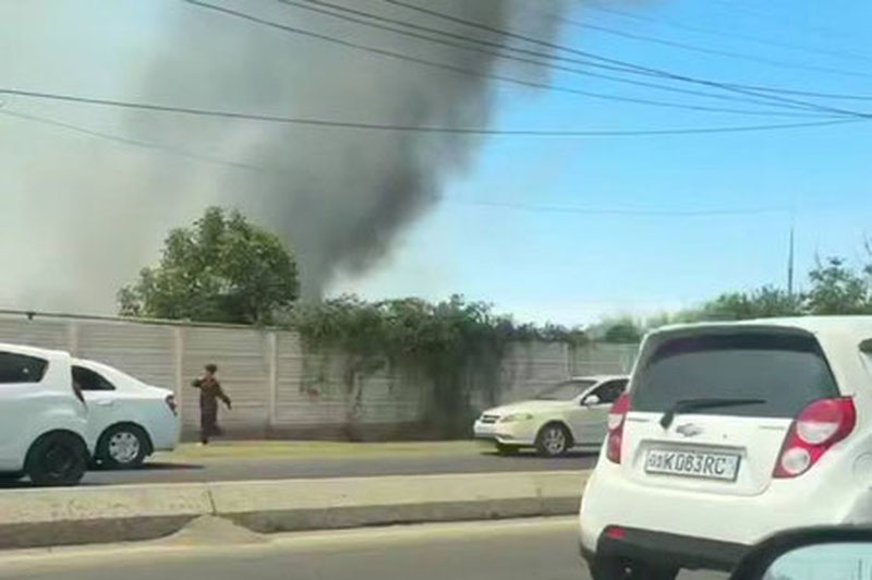 Image of 'A fire broke out in an open area in Tashkent.'