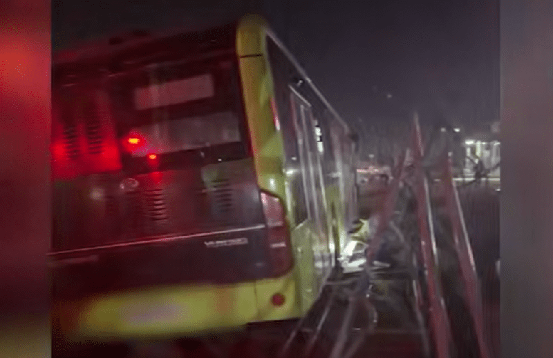 'Toshkentda avtobus urilgan bekat yo‘lovchini bosib qoldi'ning rasmi