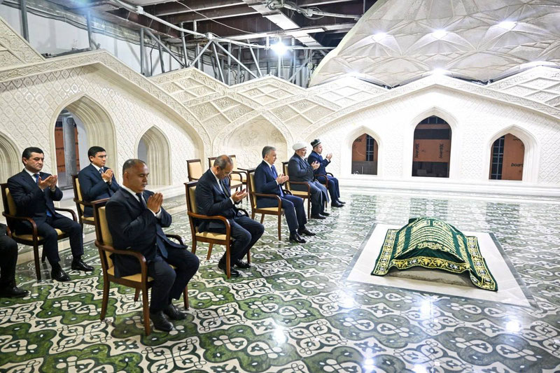 Image of 'President visited the mausoleum of Imam Bukhari.'