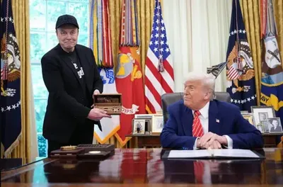 'Tramp Maskni "oltin kalit" bilan kuzatdi'ning rasmi