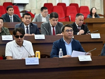 'Қирғизистонда депутатларга хорижга чиқиш тақиқланди'ning rasmi