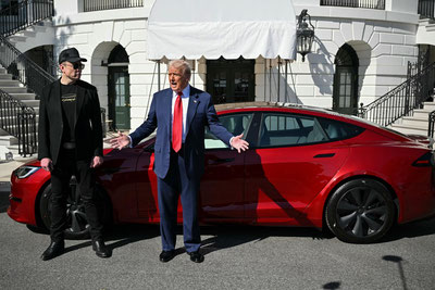 'Дональд Трамп Tesla автомобилидан қутулмоқчи'ning rasmi