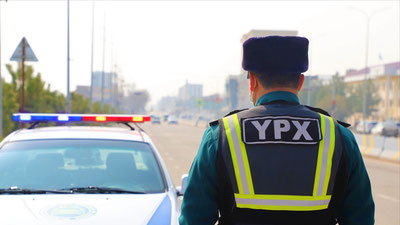 'Surxondaryoda qidiruvda bo‘lgan mashina haydovchisi YPX xodimidan qochishga urindi'ning rasmi