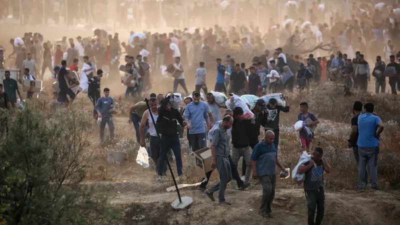 'Gumanitar yordamga ketayotgan falastinliklarga qarata o‘q uzildi'ning rasmi
