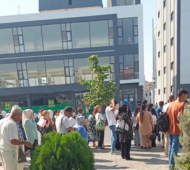 Изрображение 'Пассажиры кольцевой линии метро Ташкента пожаловались на нерегулярное движение метробусов'