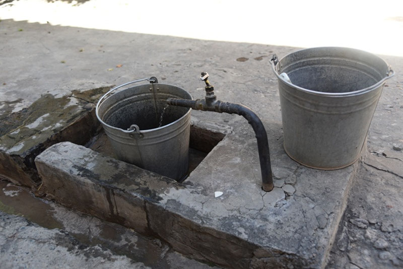 Image of 'Drinking Water: The Difference Between Official Reports and Public Observations'