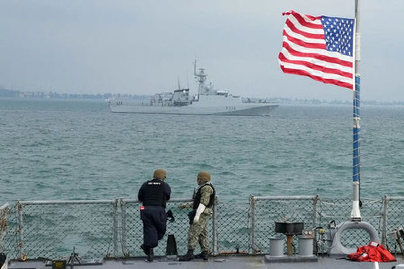 Image of 'US military ships left the base in Bahrain.'