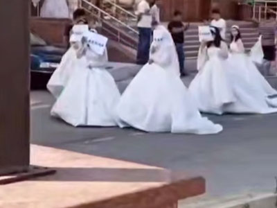 'Жиззахда қизлар “эр сўраб” кўча кезди'ning rasmi